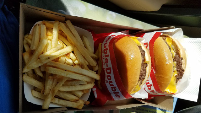 las-vegas-in-out-burger-640x360